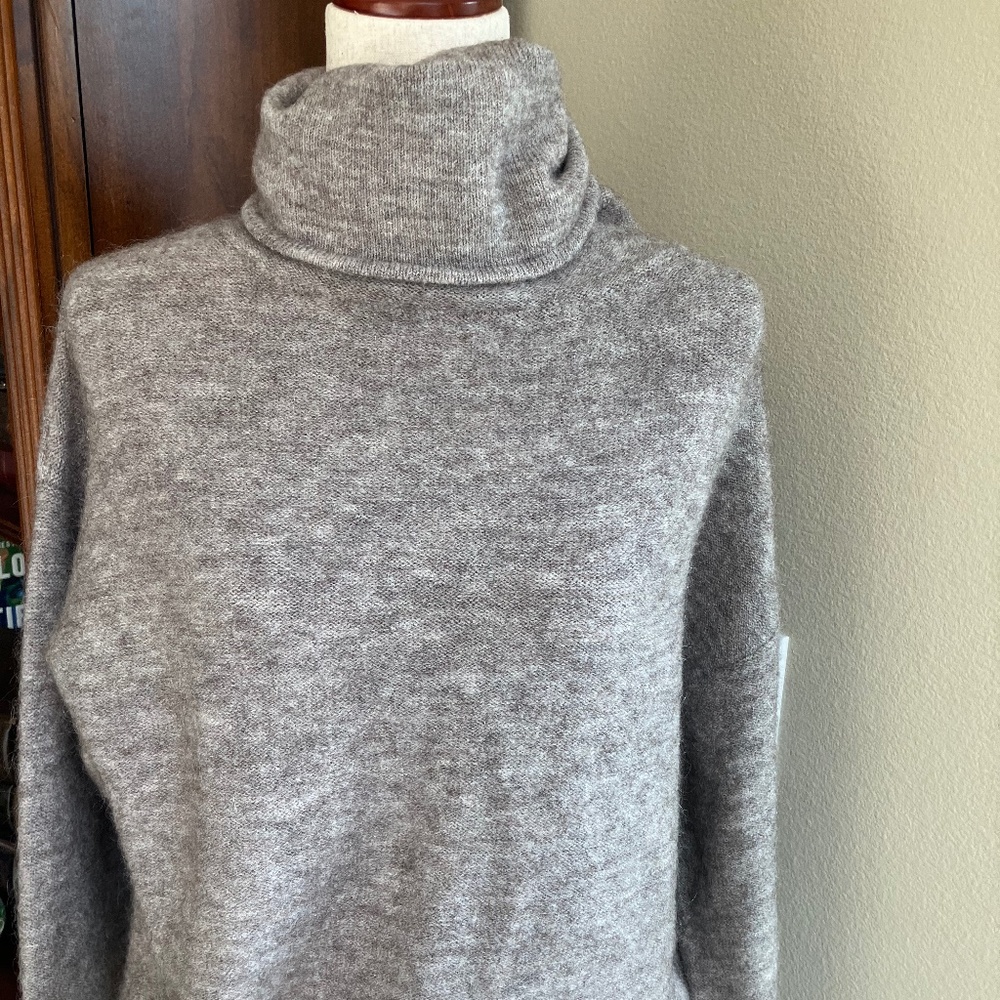 Rebecca Taylor Wool Sweater Beige - Warm in the Coldest Temps - Size  Medium
